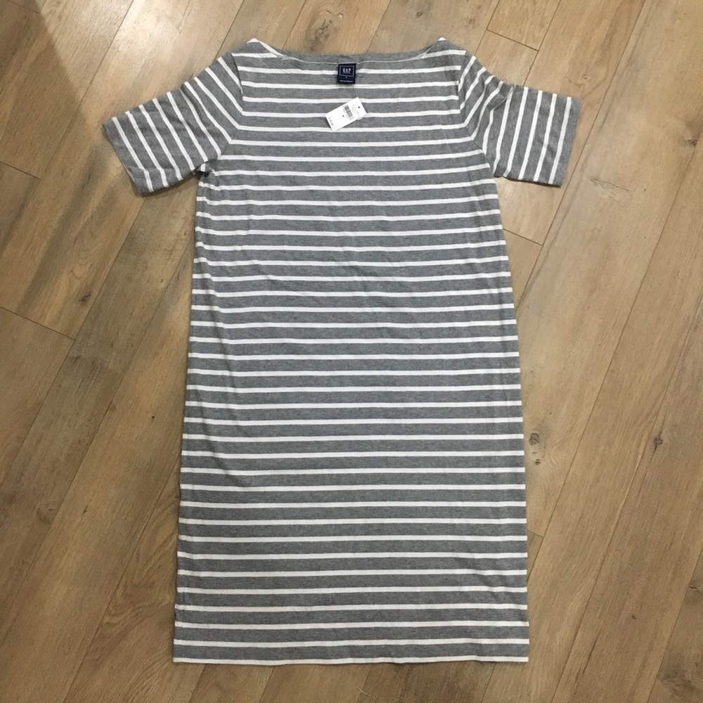 NWT Gap Gray White Stripe Maternity Dress. Medium